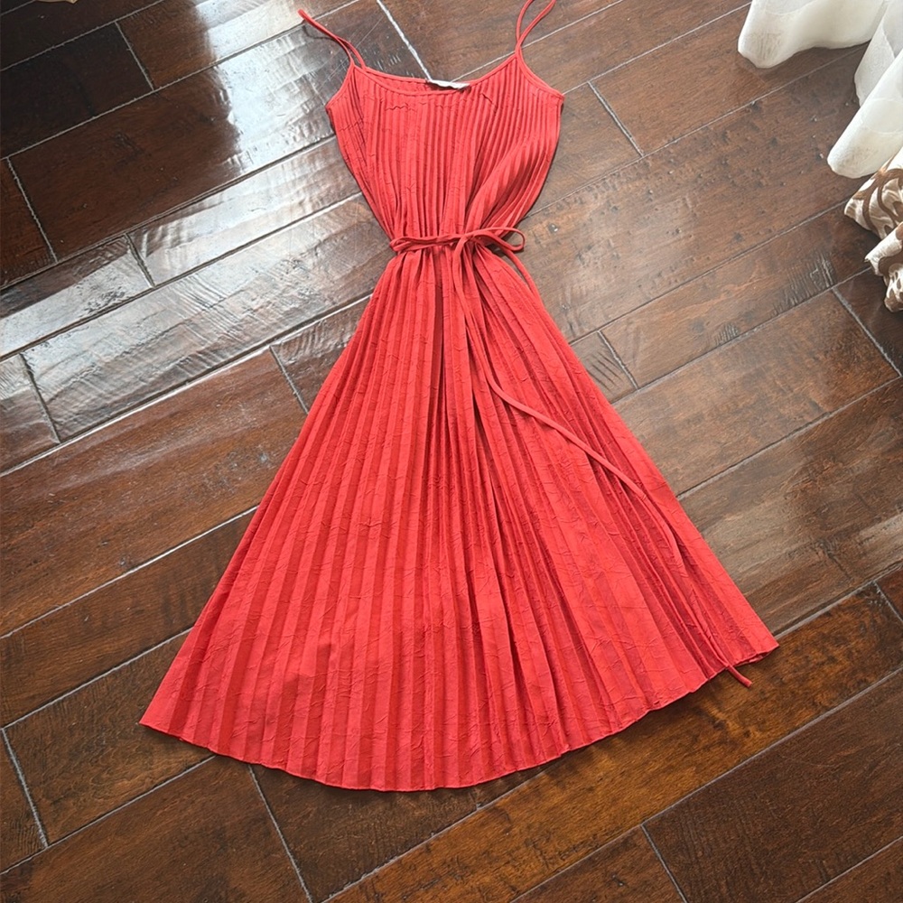 Women’s Vince pleated dress sz small
